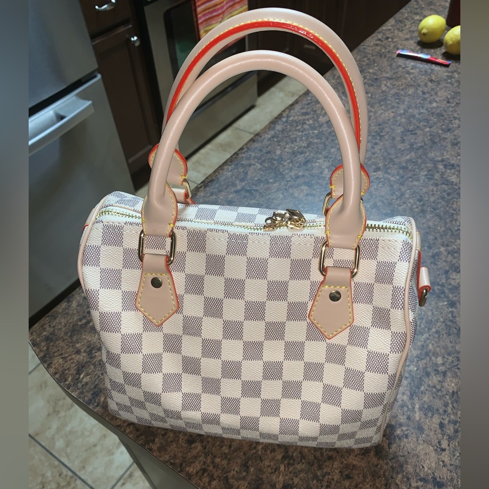 Speedy Style Purse